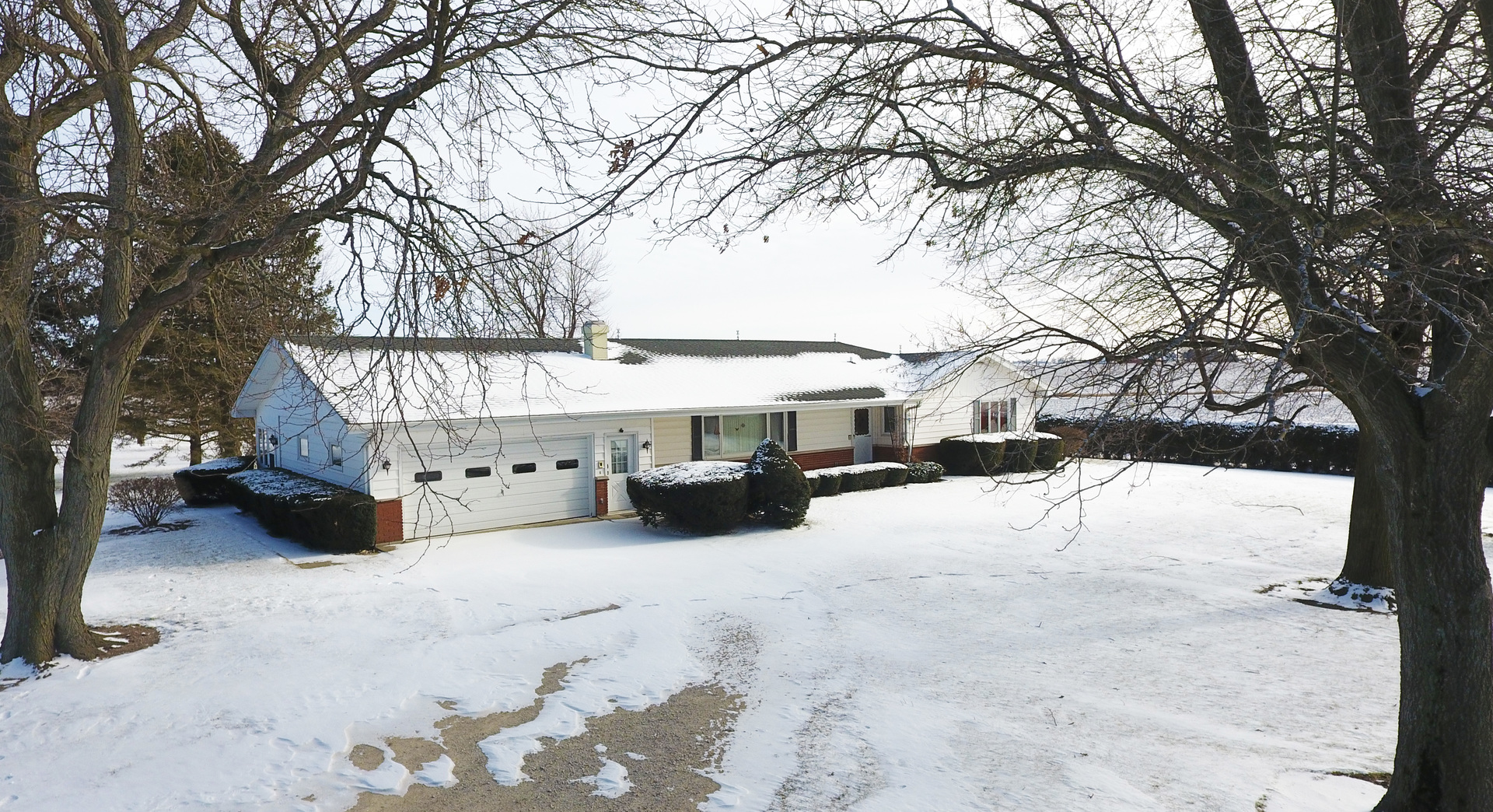 24960 Schafer Road Clare, IL 60111 - Photo 2 of 31