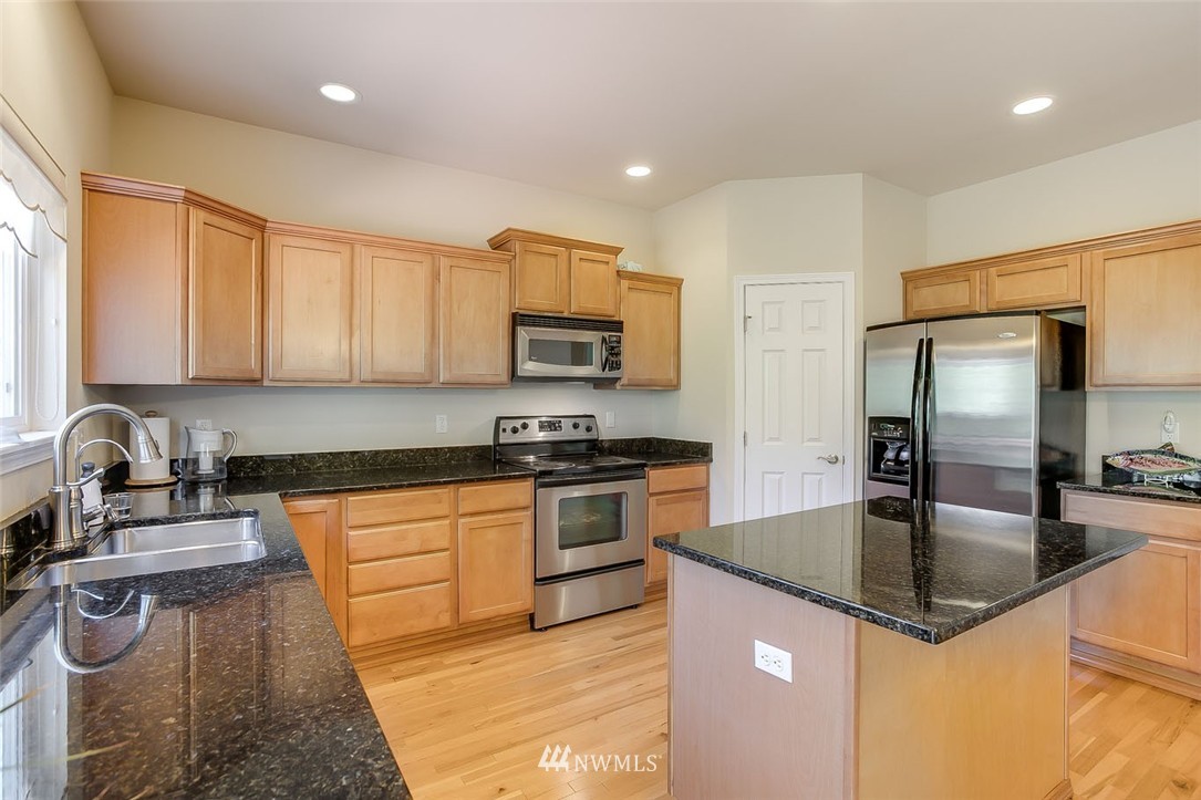 2715 232nd Street Southeast, Unit 52 Bothell, WA 98021 - Photo 7 of 25