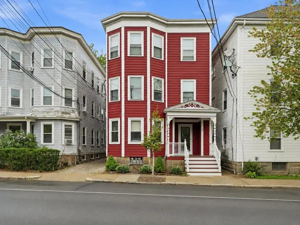 $779,000 | 166 Chestnut Street, Unit 1, Brookline, MA 02445