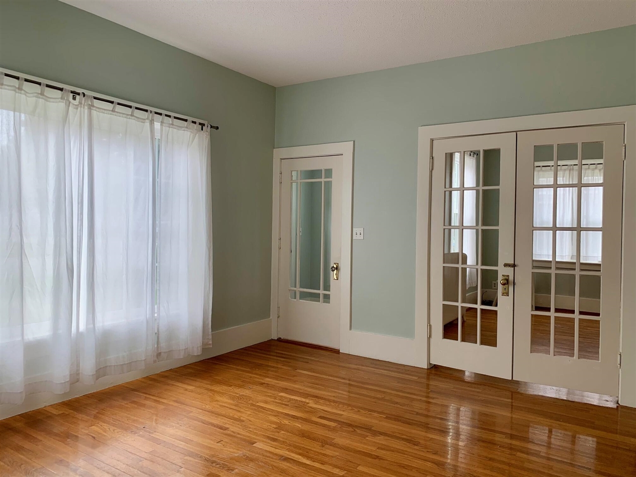 413 North Rath Avenue Ludington, MI 49431 - Photo 7 of 35