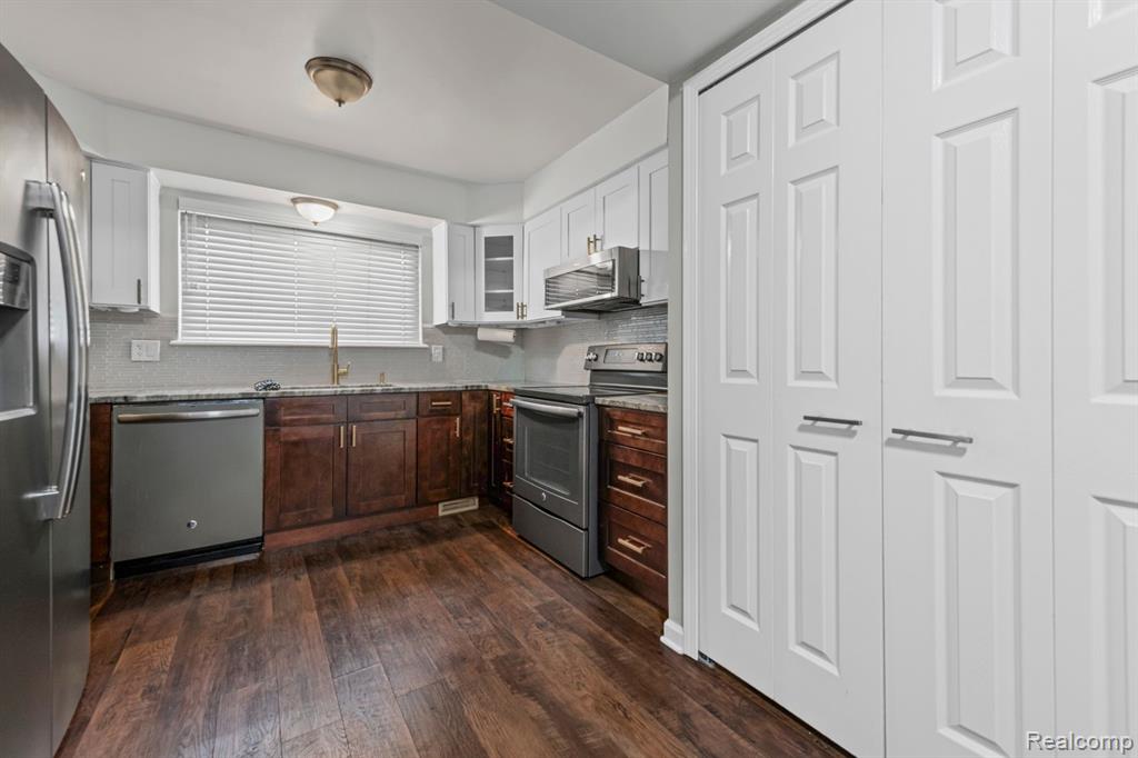 5216 Peekskill Drive Sterling Heights, MI 48310 - Photo 5 of 21
