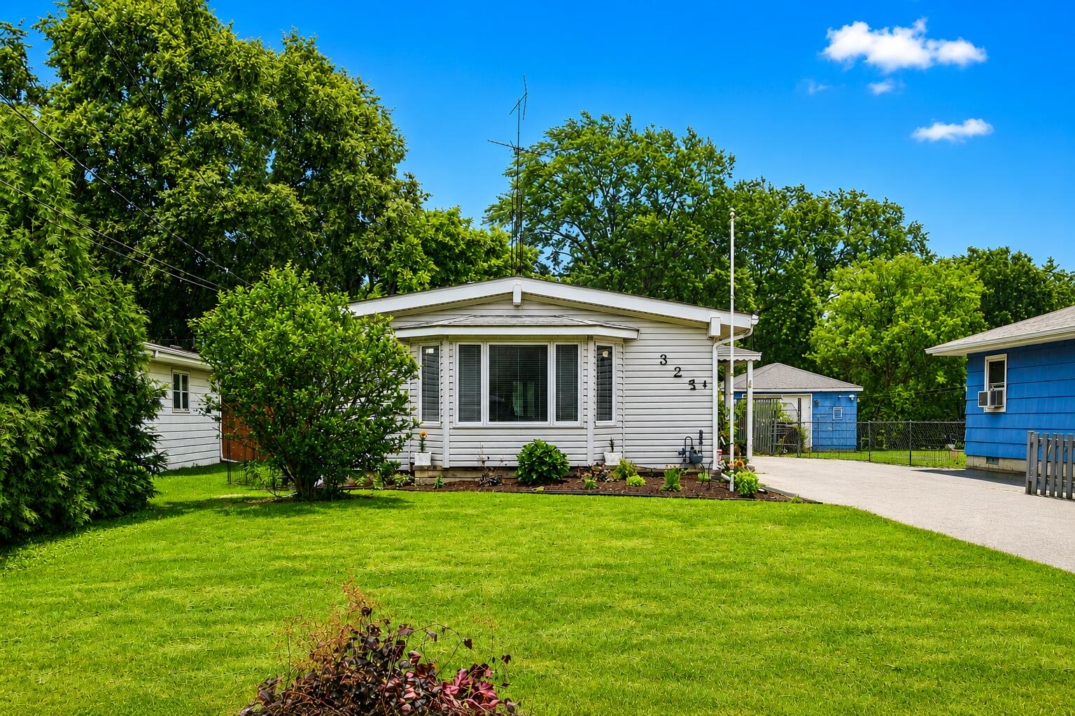 325 North Hobart Road Hobart, IN 46342 - Photo 1 of 13 1536x1024