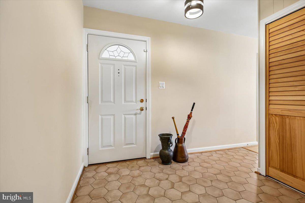 13909 Bethpage Lane Silver Spring, MD 20906 - Photo 3 of 60 Entry Foyer