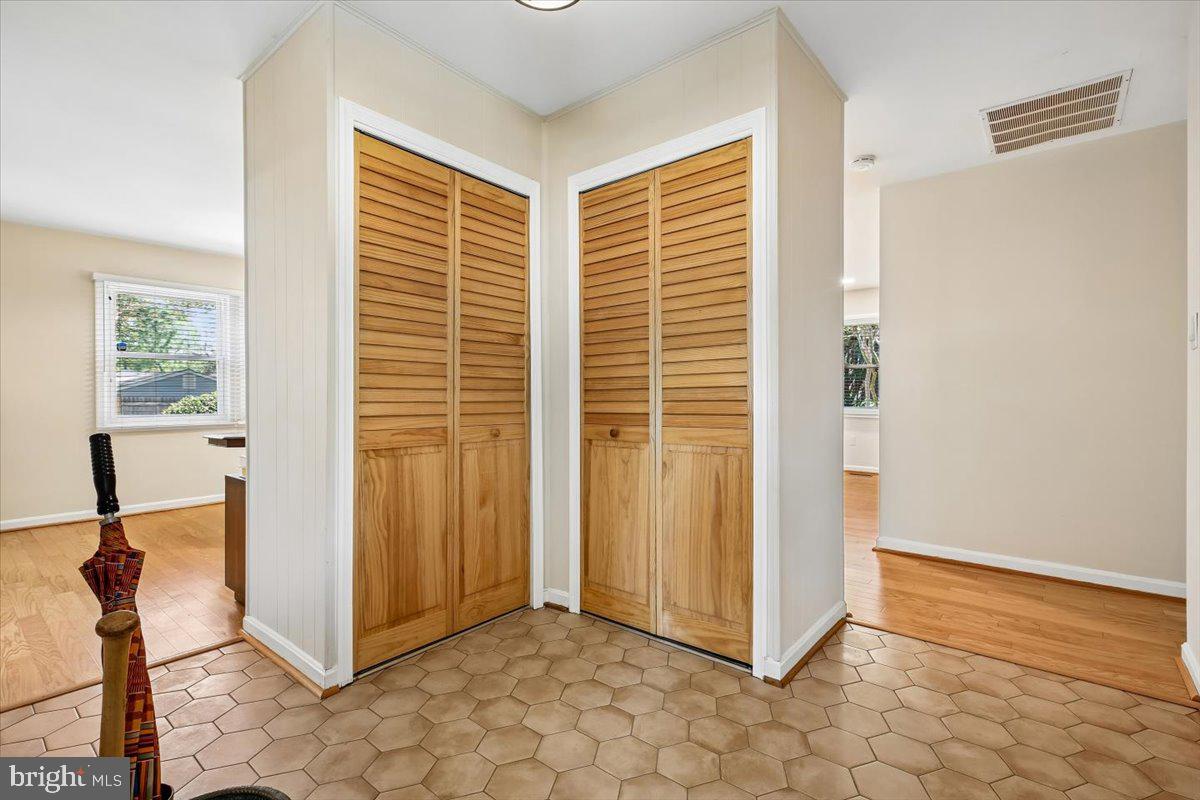 13909 Bethpage Lane Silver Spring, MD 20906 - Photo 4 of 60 Entry Foyer