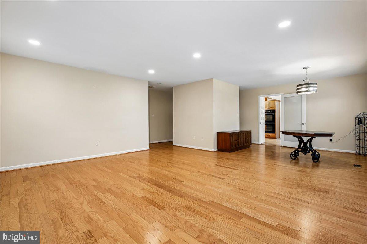 13909 Bethpage Lane Silver Spring, MD 20906 - Photo 6 of 60 Living Room