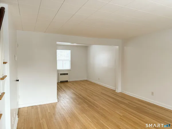 $2,095 | 52 Arnold Way, Unit 52, West Hartford, CT 06119