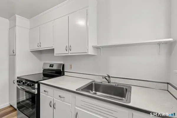 $2,095 | 52 Arnold Way, Unit 52, West Hartford, CT 06119