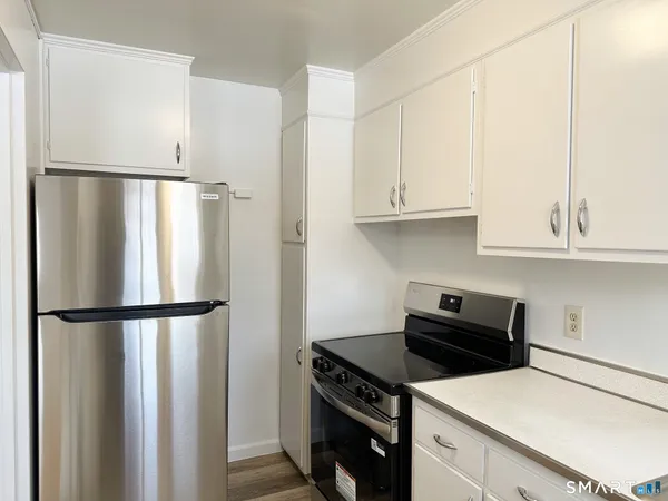 $2,095 | 52 Arnold Way, Unit 52, West Hartford, CT 06119