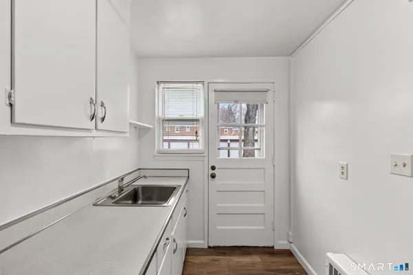 $2,095 | 52 Arnold Way, Unit 52, West Hartford, CT 06119