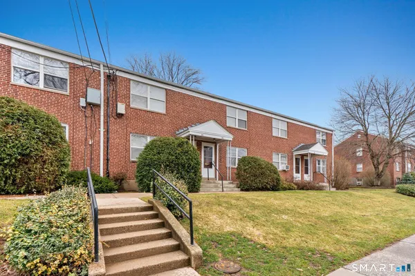 $2,095 | 52 Arnold Way, Unit 52, West Hartford, CT 06119