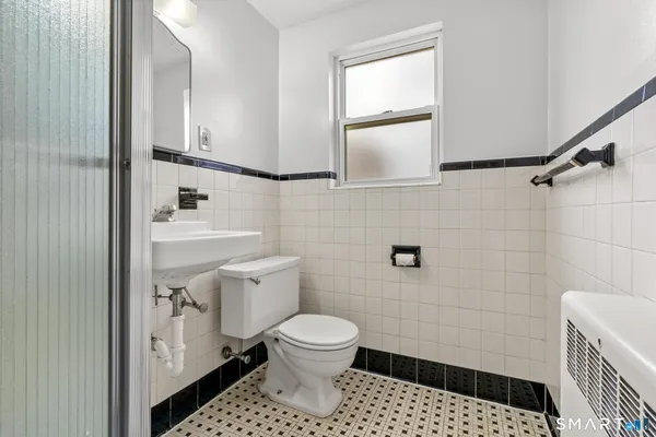 $2,095 | 52 Arnold Way, Unit 52, West Hartford, CT 06119