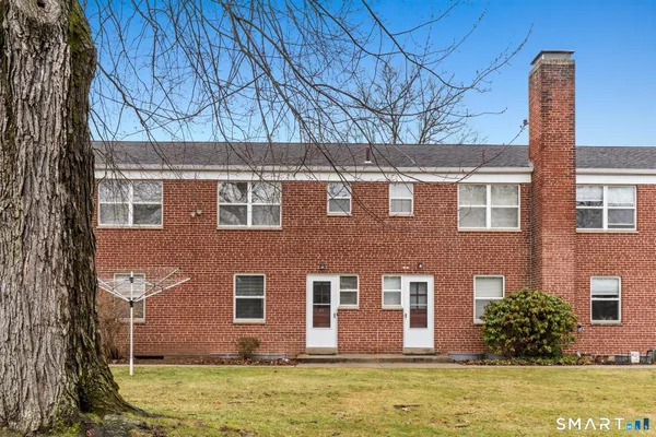 $2,095 | 52 Arnold Way, Unit 52, West Hartford, CT 06119