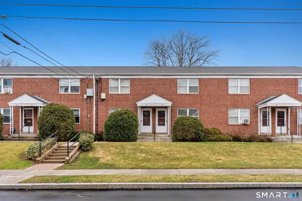 $2,095 | 52 Arnold Way, Unit 52, West Hartford, CT 06119
