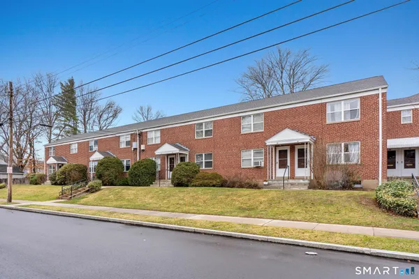 $2,095 | 52 Arnold Way, Unit 52, West Hartford, CT 06119
