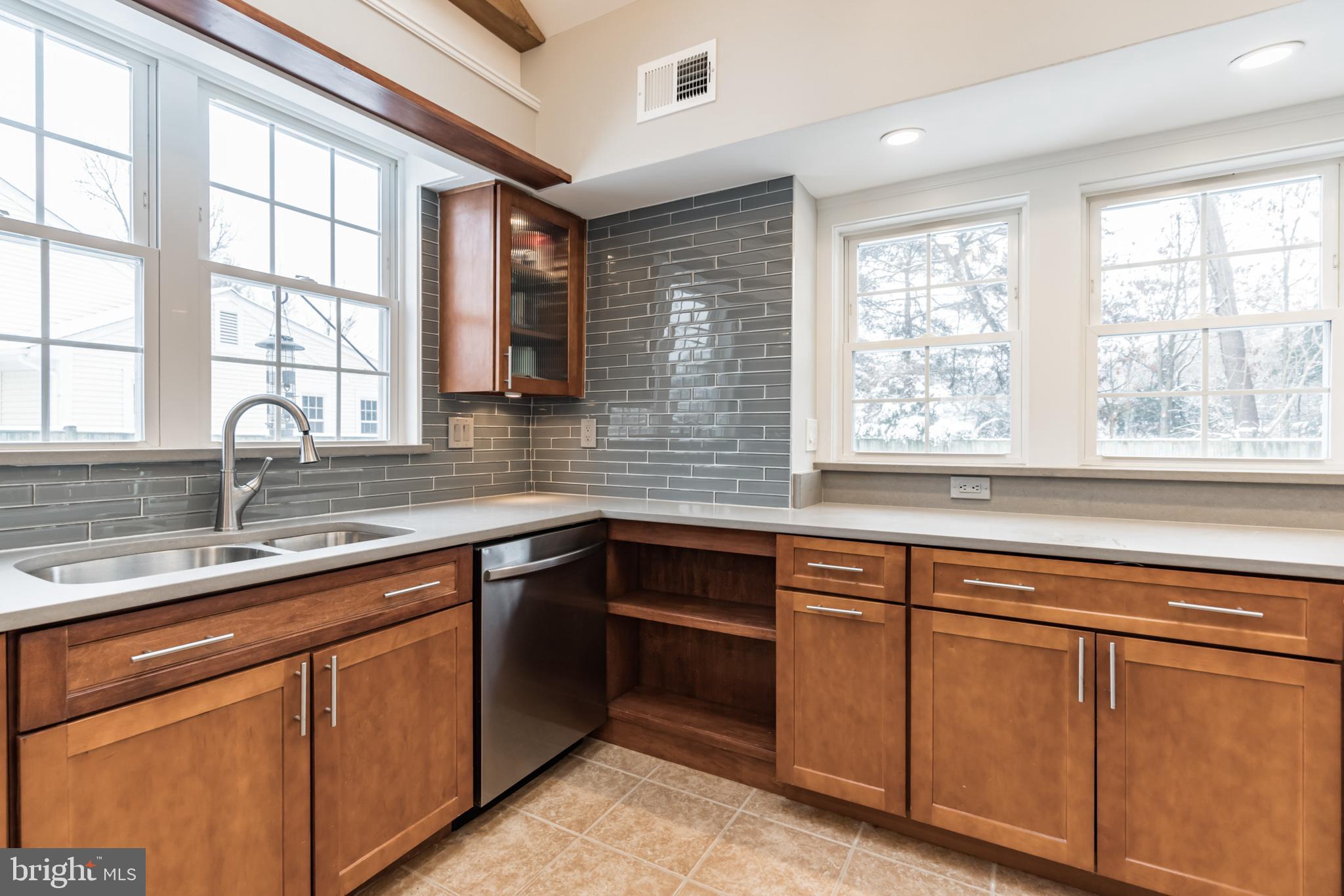 6729 Anders Terrace Springfield, VA 22151 - Photo 10 of 30 Gallery Image 10