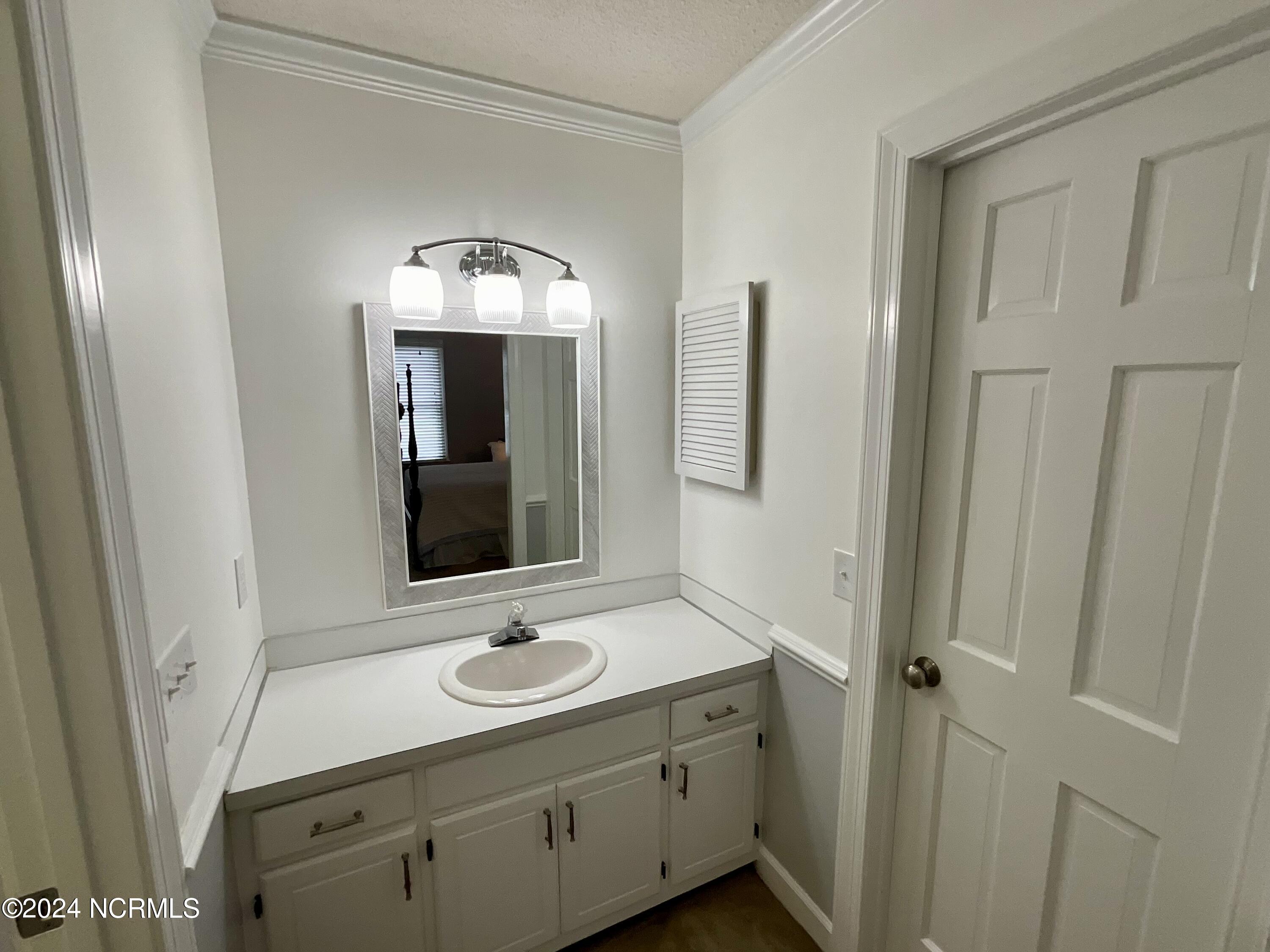 1862 Quail Ridge Road, Unit Q Greenville, NC 27858 - Photo 4 of 24 IMG_1261