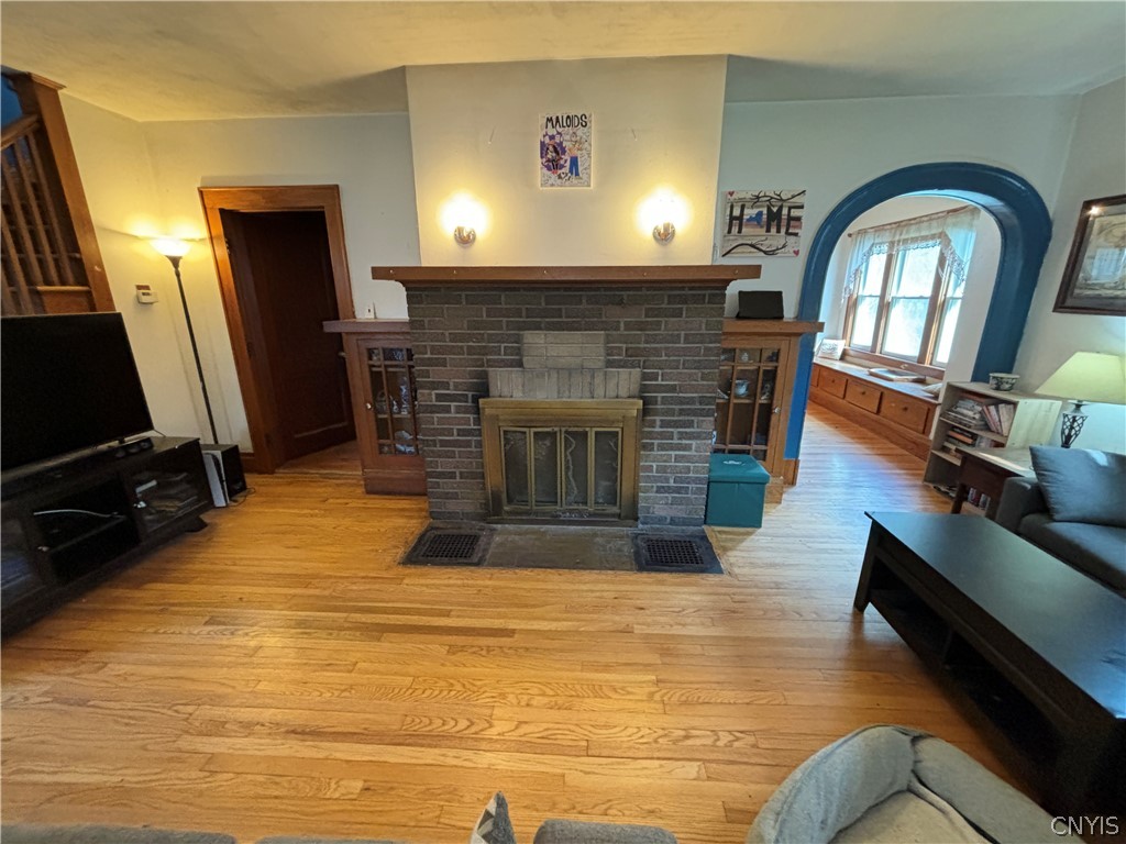 705 Velasko Road Syracuse, NY 13207 - Photo 11 of 40