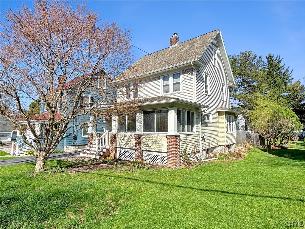 705 Velasko Road Syracuse, NY 13207 - Photo 2 of 40