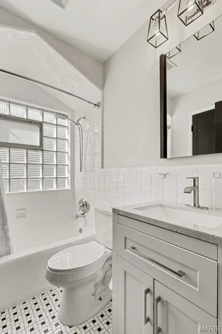 $349,900 | 1433 Lanvale Drive, St. Louis, MO 63119