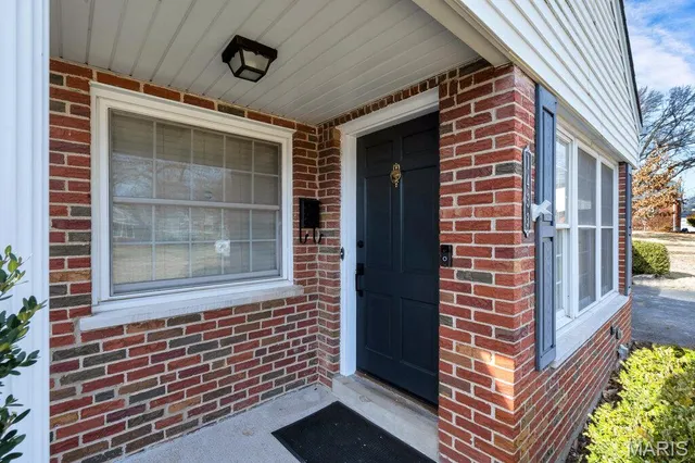 $349,900 | 1433 Lanvale Drive, St. Louis, MO 63119