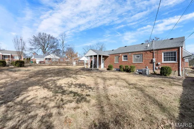 $349,900 | 1433 Lanvale Drive, St. Louis, MO 63119