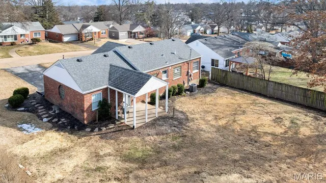 $349,900 | 1433 Lanvale Drive, St. Louis, MO 63119