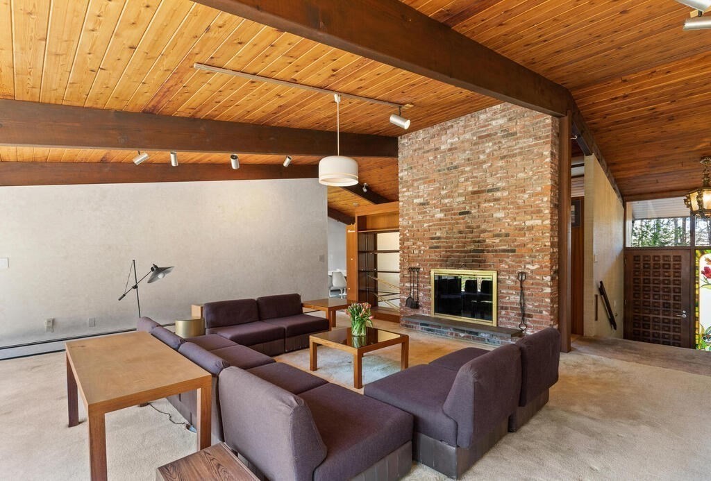 22 Woodcrest Road Manchester, MA 01944 - Photo 7 of 32 Gallery Image 7