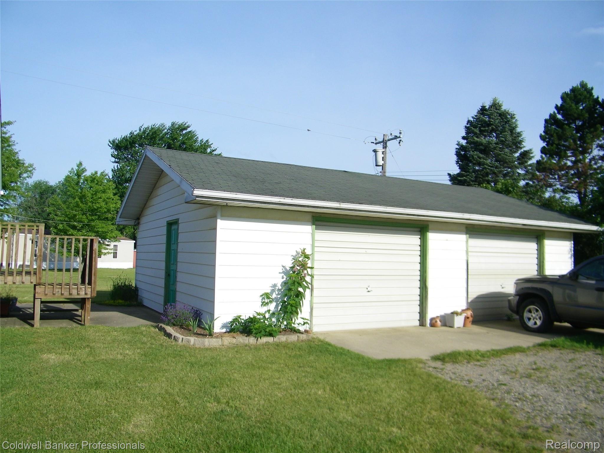 3527 Castle Road North Branch, MI 48461 - Photo 3 of 24 102_0248.JPG