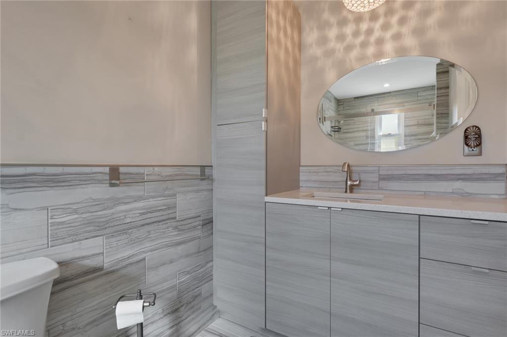 5092 Boxwood Way Naples, FL 34116 - Photo 14 of 48 Beautifully updated master bathroom