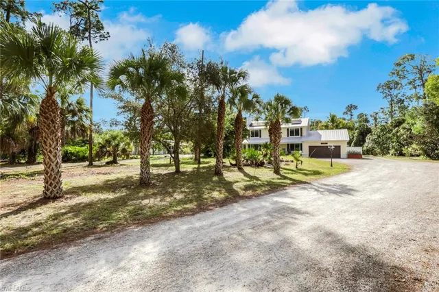 $1,425,000 | 5092 Boxwood Way, Naples, FL 34116