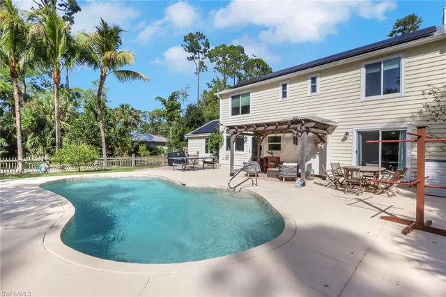 $1,425,000 | 5092 Boxwood Way, Naples, FL 34116