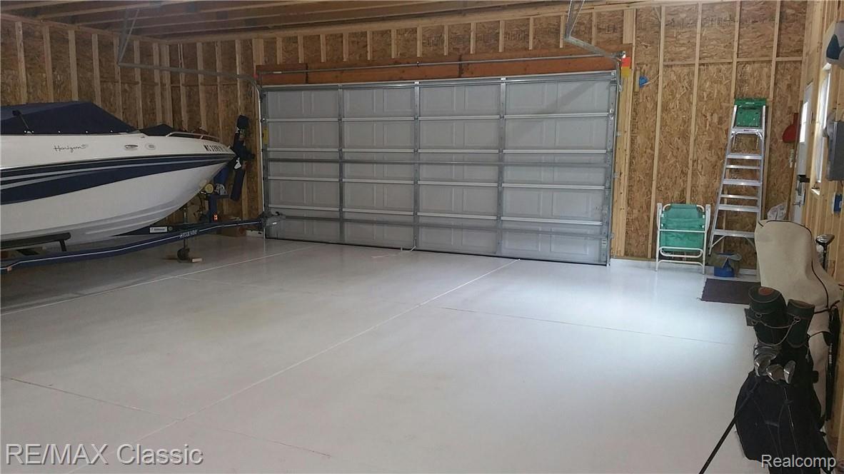 4860 Harvey Lake Road Highland, MI 48356 - Photo 11 of 57 gar6.jpg