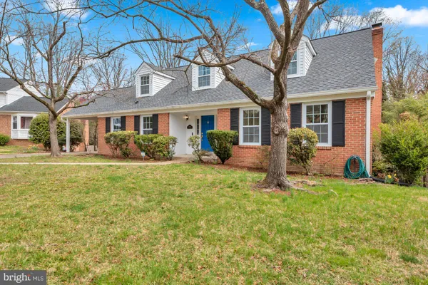 a front view of house with yard