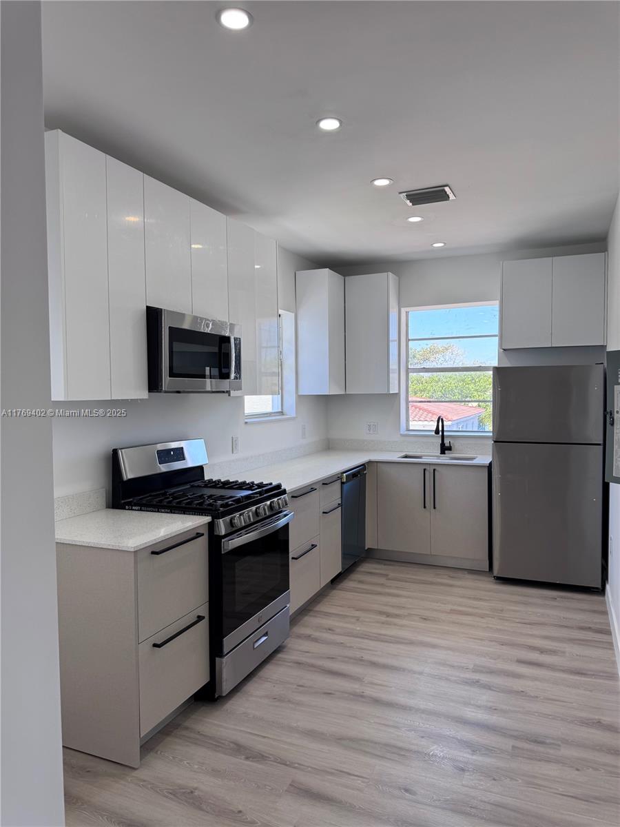 Biscayne Point Miami Beach, FL 33141 - Photo 3 of 7