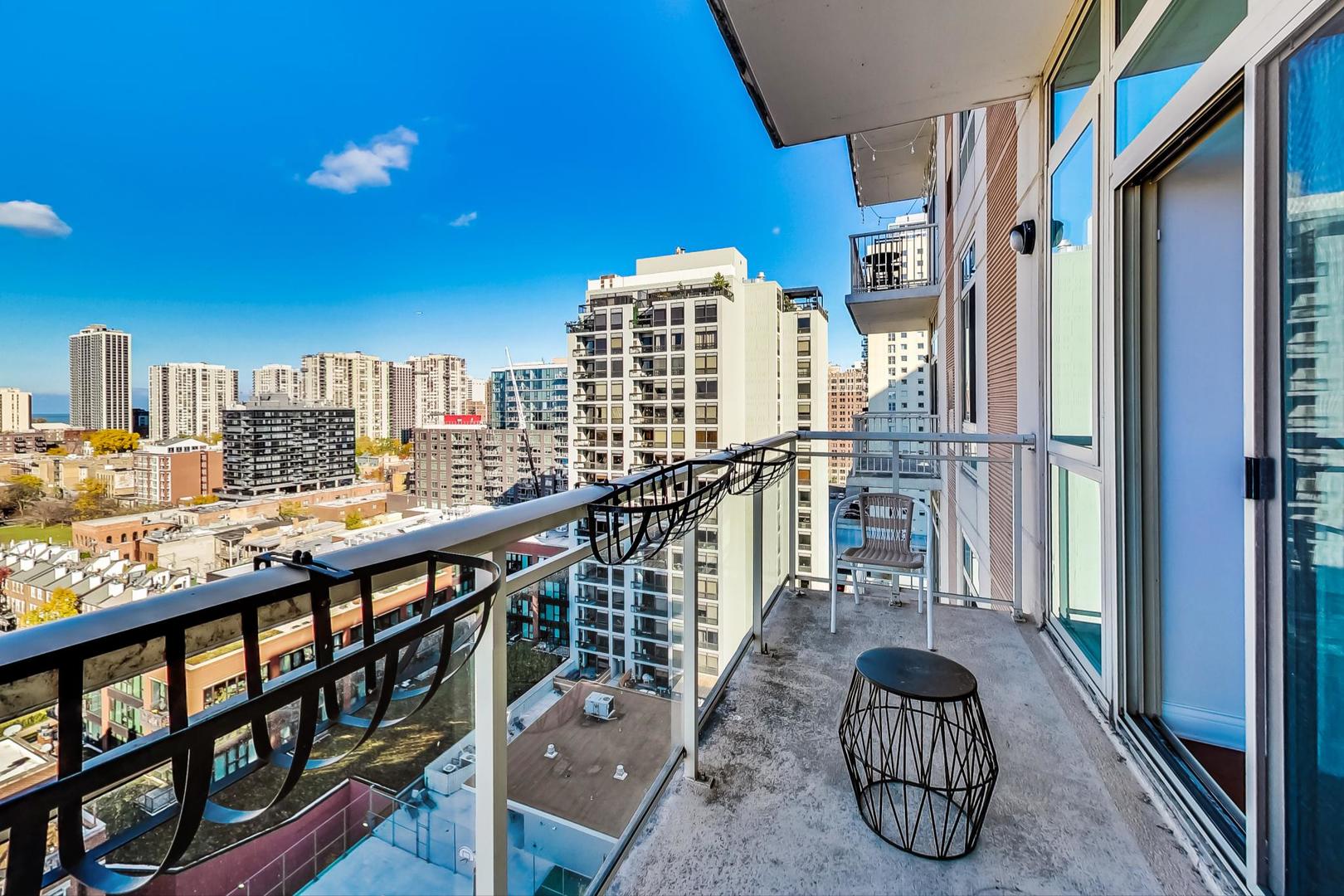 230 West Division Street, Unit 1307 Chicago, IL 60610 - Photo 11 of 33