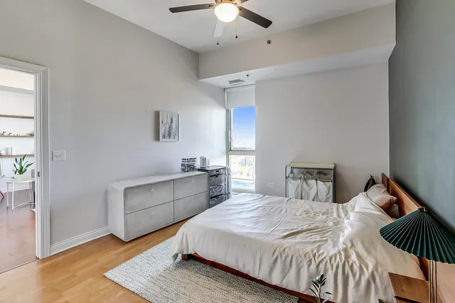 $3,200 | 230 West Division Street, Unit 1307, Chicago, IL 60610