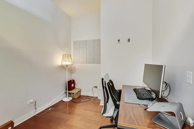 $3,200 | 230 West Division Street, Unit 1307, Chicago, IL 60610