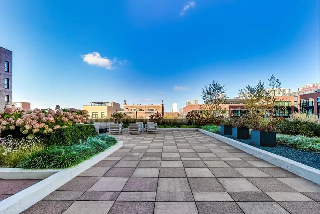 $3,200 | 230 West Division Street, Unit 1307, Chicago, IL 60610