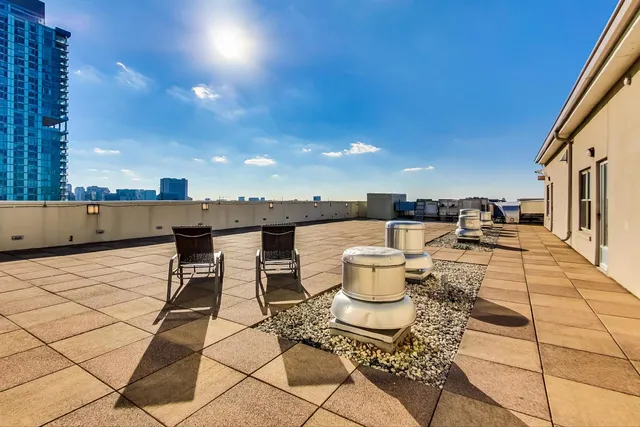 $3,200 | 230 West Division Street, Unit 1307, Chicago, IL 60610
