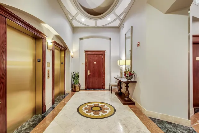 $3,200 | 230 West Division Street, Unit 1307, Chicago, IL 60610