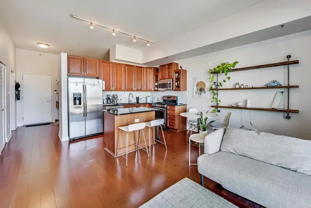 $3,200 | 230 West Division Street, Unit 1307, Chicago, IL 60610