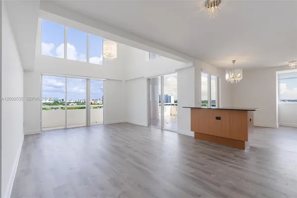 $4,800 | 2400 Southwest 27th Avenue, Unit PH4, Miami, FL 33145