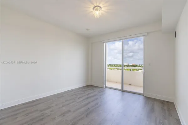 $4,800 | 2400 Southwest 27th Avenue, Unit PH4, Miami, FL 33145
