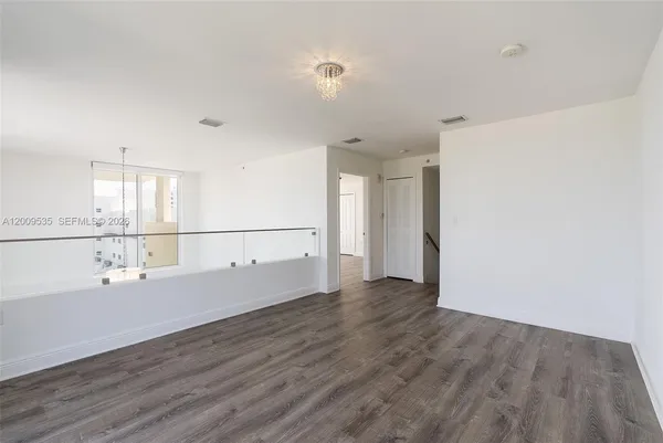 $4,800 | 2400 Southwest 27th Avenue, Unit PH4, Miami, FL 33145