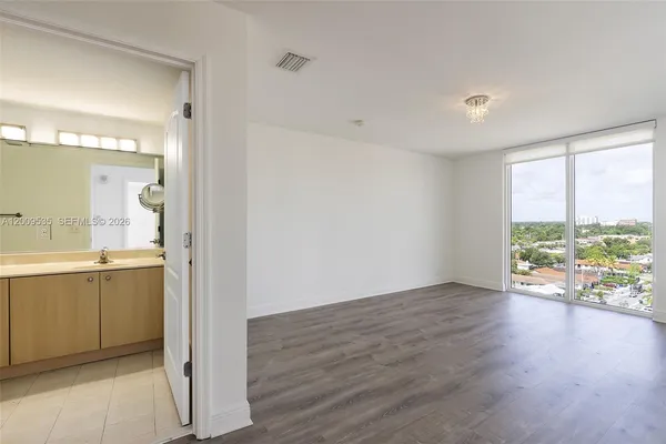 $4,800 | 2400 Southwest 27th Avenue, Unit PH4, Miami, FL 33145