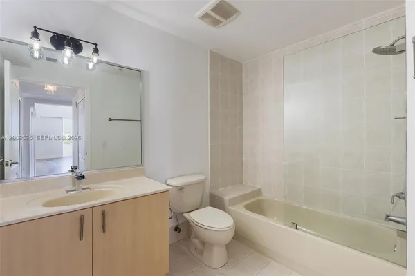 $4,800 | 2400 Southwest 27th Avenue, Unit PH4, Miami, FL 33145
