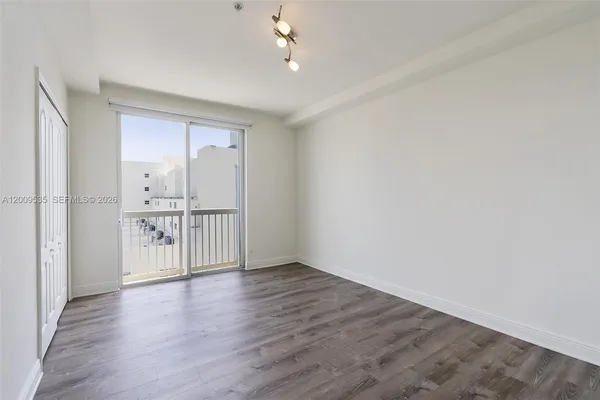 $4,800 | 2400 Southwest 27th Avenue, Unit PH4, Miami, FL 33145