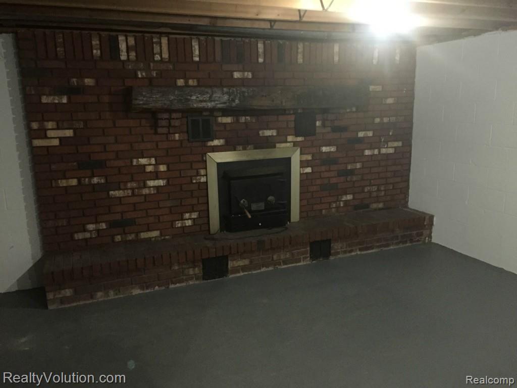 1815 Farnsworth Road Lapeer, MI 48446 - Photo 13 of 22
