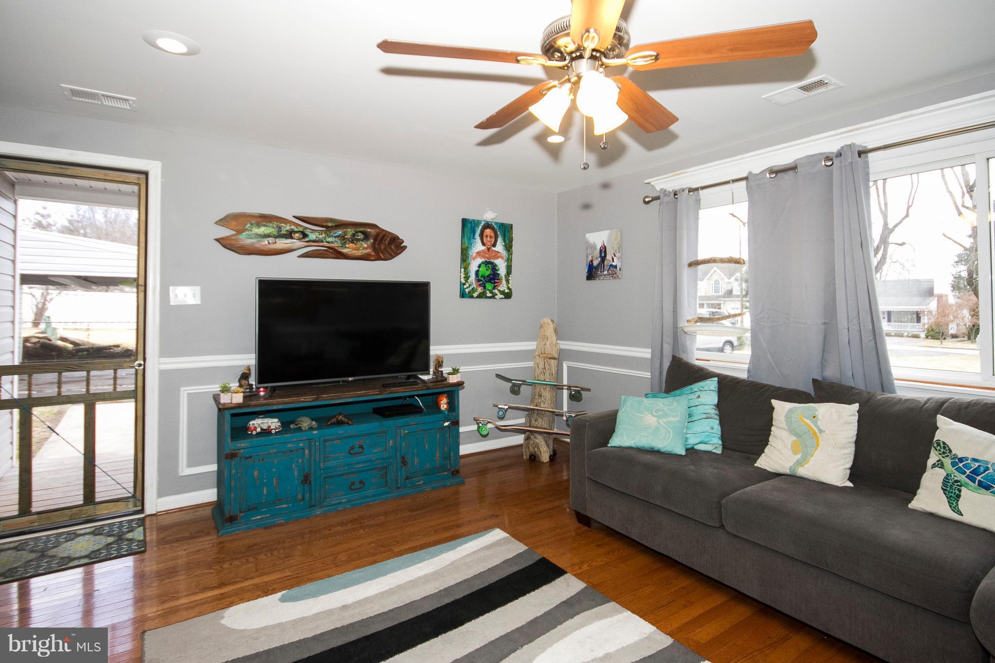 1938 Midland Road Baltimore, MD 21222 - Photo 4 of 28 Family Room