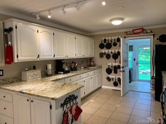 840 Spooky Hollow Road Marion, NC 28752 - Photo 10 of 31 Gallery Image 10